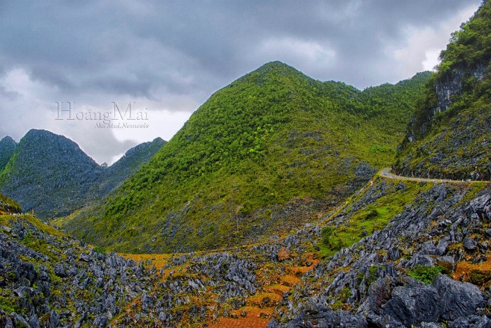 du-lich-bai-da-mat-trang-ha-giang.jpg