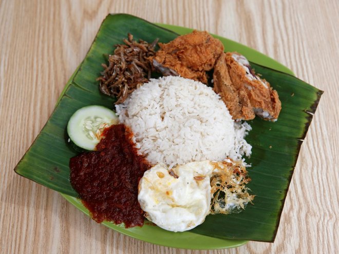 mon-an-duong-pho-hut-khach-o-singapore-5